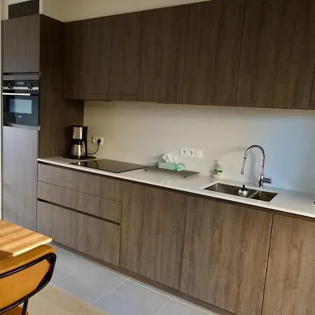 아파트 Cosy Renovated For Two In T114 *